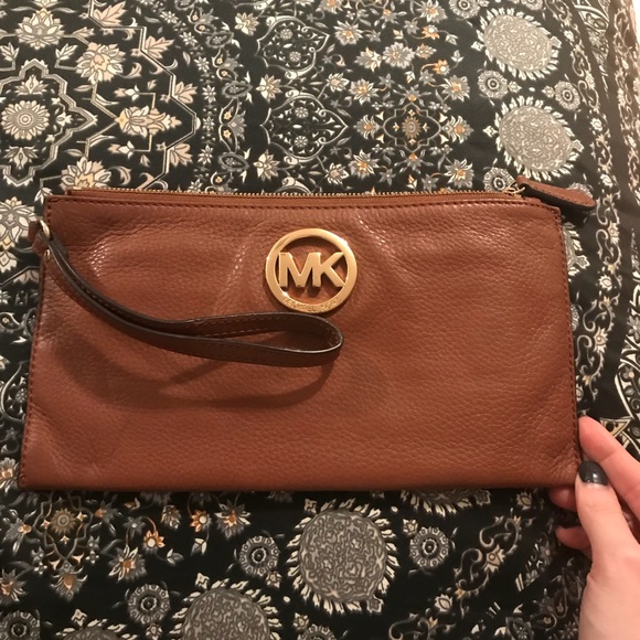 Michael Kors Handbags - Micheal Kors wristlet